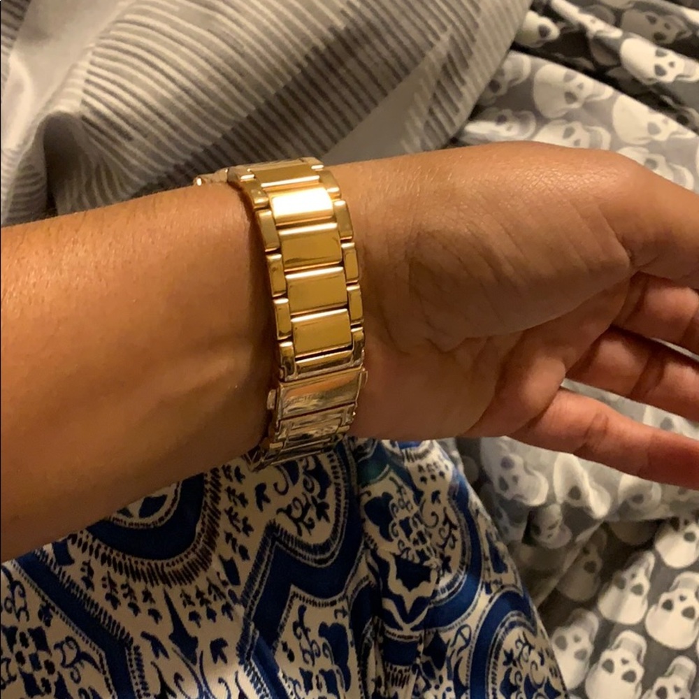 Watch - Picture 2 of 4